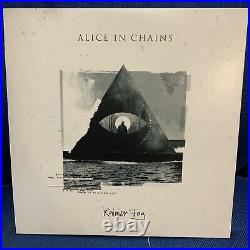 Alice In Chains Rainier Fog Alternative Cover 2LP RARE. VG Condition. Read