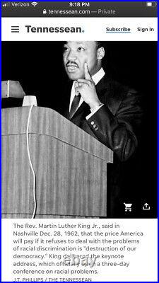 DR. MARTIN LUTHER KING ORIGINAL AUTOGRAPH ON ALBUM COVERAmerican Dream Speech